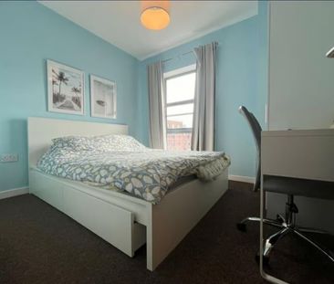 1 Bed Flat, The Point, LS12 - Photo 5