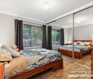 4 BEDROOM HOME WITH WORKSHOP - Photo 5