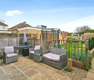Shortwood Avenue, Staines-upon-Thames, Surrey, TW18 4JN - Photo 5