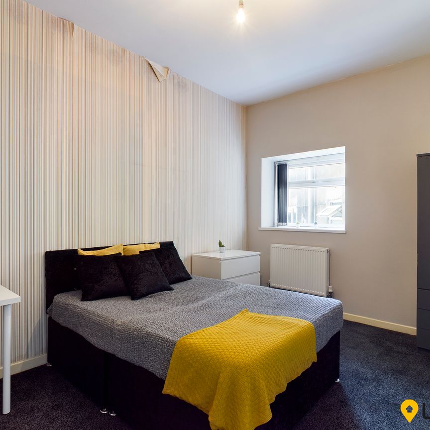 Flat 3, 110 Fabian Way SA1 8PA - Photo 1