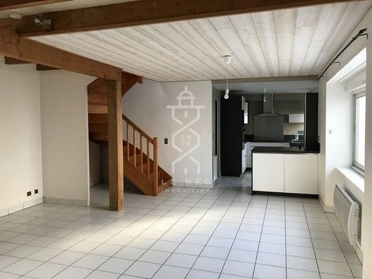 PLOEMEUR Centre- Du charme pour cette maison T4 avec jardinet et parking:77 m2 - Photo 1