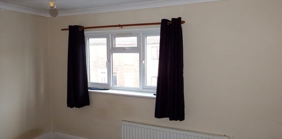 3 bed terraced house to rent in Palgrave Road, Great Yarmouth, NR30 - Photo 2