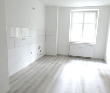 *** Modernisierte Altbauwohnung mit toller Wohnküche und Loggia zu ... - Photo 4