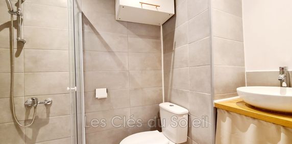 Location appartement 2 pièces 27 m² Le Beausset - Photo 2