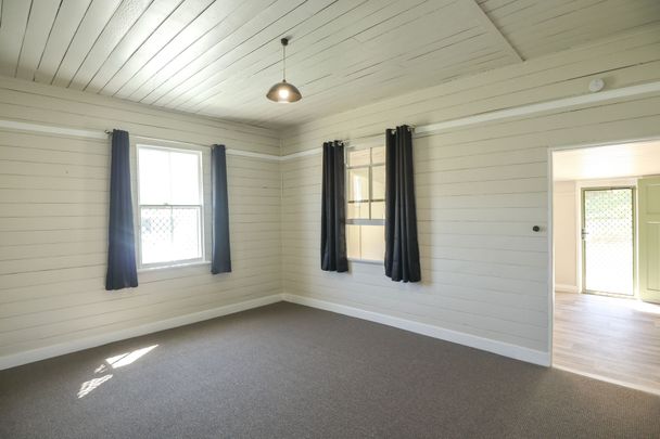 COUNTRY LIVING AT ITS FINEST - Photo 1