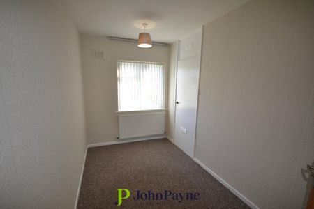 2 bedroom maisonette to rent - Photo 2