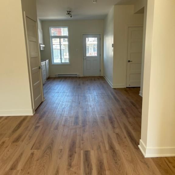 Super 5 1/2 Hochelaga - Photo 1