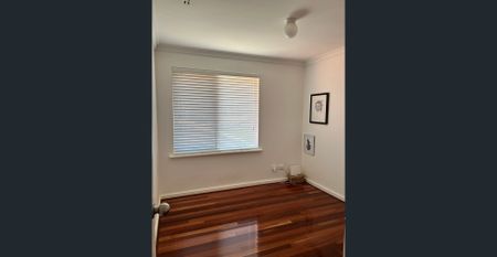 Two Bedroom Furnished Unit - Photo 4