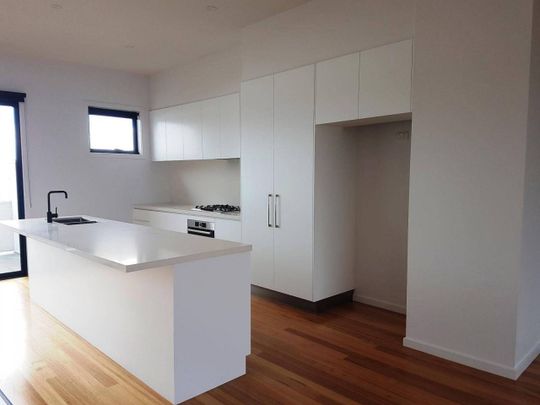 STYLISH TOWNHOUSE - Photo 1