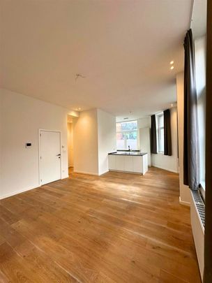 Volledig gerenoveerd gelijkvloers appartement met 2 slaapkamers te huur in Merksem - Photo 1