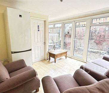 5 bedroom house to rent Brendon Avenue, Luton, Bedfordshire, LU2 - Photo 5