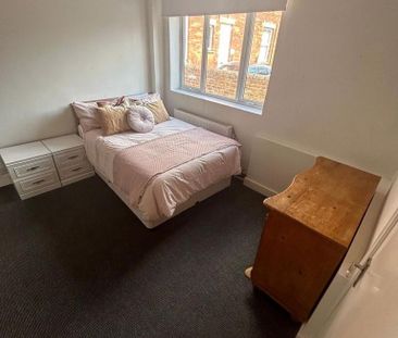 1 bedroom in a house share to rent - Photo 6