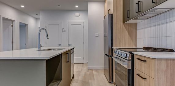 Superbe 6 ½ sur 2 étages à Deux-Montagnes (Environ 1600 pc) (secteur REM) - Photo 2