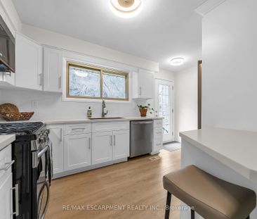 Detached Home For Lease | X8133716 - Photo 1