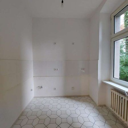 Gro&szlig;z&uuml;gige 3-Zimmer-Altbauwohnung im ruhigen Quergeb&auml;ude zu vermieten! - Photo 4