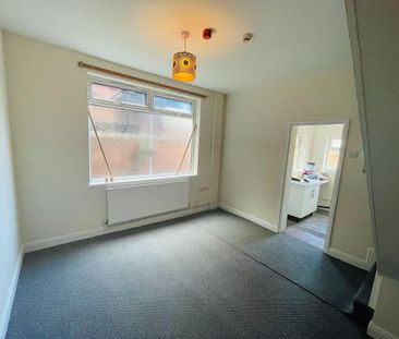 1 bedroom flat to rent - Photo 6