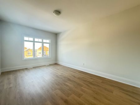 For Lease - 183 Seguin Street, Richmond Hill, Ontario - Photo 4