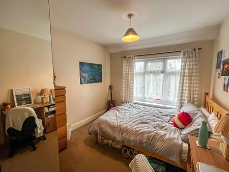 4 bedroom House To Let - Photo 3