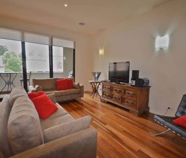 FULLY FURNISHED - UNAVAILABLE UNTIL DECEMBER 2019 - Photo 3