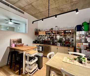 Stylish Apartment in the Heart of Teneriffe Woolstores - Photo 4