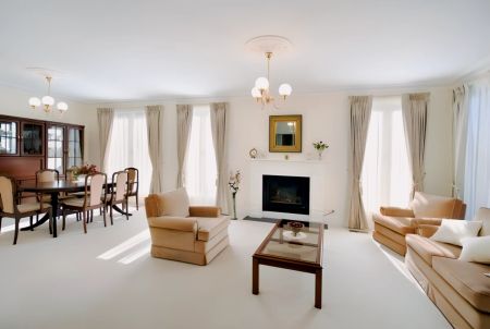 5 Bed, 3 Bath - Photo 2