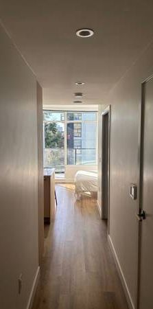 Modern 7th floor studio apartment - Photo 1