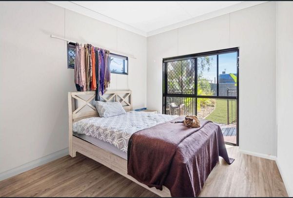 WATER & ELECTRICITY INCLUDED! SPACIOUS 1-BEDROOM IN PRIME LOCATION - Photo 1