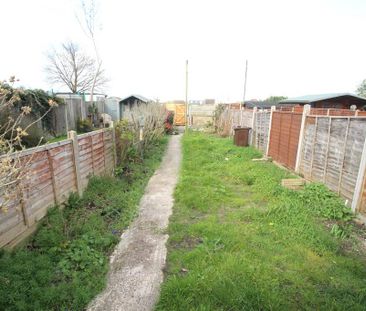 2 bedroom terraced house to rent - Photo 4