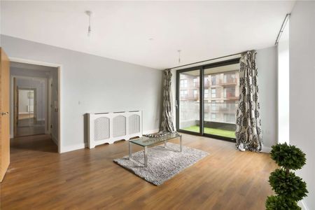 Spacious two bedroom, two bathroom apartment providing luxury living accommodation. - Photo 2