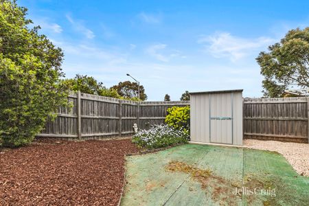 5 Silverdale Drive, Darley VIC 3340 - House For Rent | Domain - Photo 4