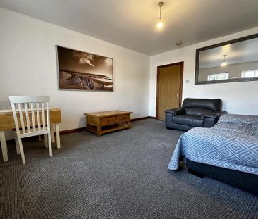 6 Rosneath Court, Dundonald, Belfast, BT16 1SQ - Photo 3