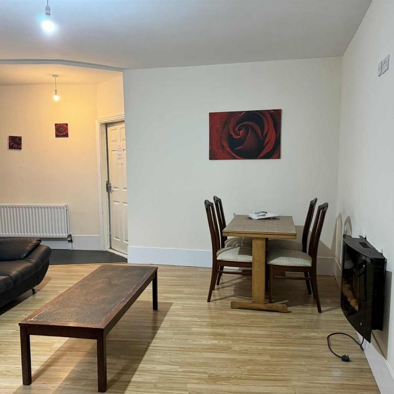 3 bedroom flat to rent - Photo 1