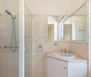 Three bedroom two bathroom home in wanted locale - Photo 6