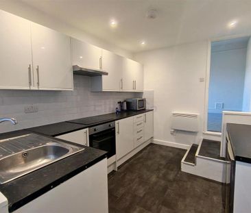 1 bedroom ground floor flat to rent - Photo 4