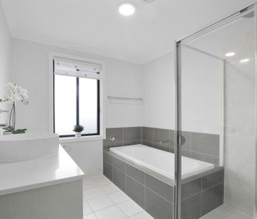 Modern & Sophisticated Home - Photo 2
