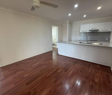 NEAT, TIDY AND PERFECT FOR ENTERTAINING - Photo 1