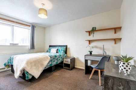 5 bedroom terraced house to rent - Photo 4