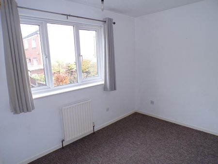 2 bedroom terraced house to rent - Photo 4