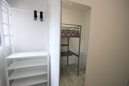 6-bedroom shared house / townhouse, Fifth Street - Photo 5