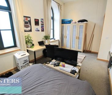 2 bedroom Flat To Let - Photo 5