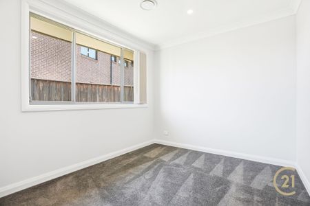 Apply Now - Century 21 &vert; the Paramount Group &lpar;Detached Granny Flat&rpar; - Photo 2