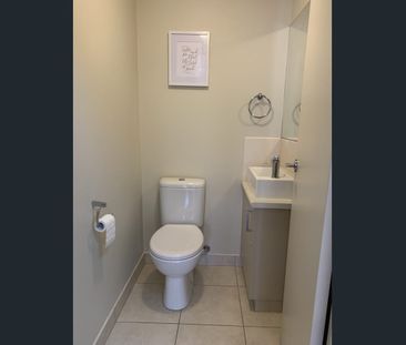 2/167 Surrey Road, Blackburn, Vic 3130 - Photo 2