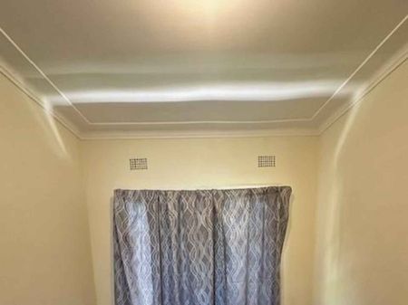 Three Bedroom home Neat & Tidy!!! - Photo 3