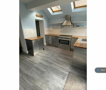 3 bedroom terraced house to rent - Photo 2