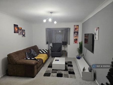 1 bedroom in a house share to rent - Photo 5