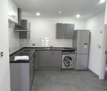 £1,150 PCM, Two Bedroom Duplex with Private Enclosed Garden in Corp... - Photo 3