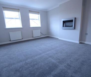 3 bedroom end of terrace house to rent - Photo 1