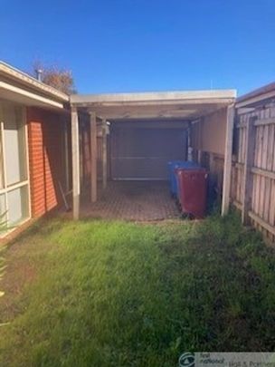 Clean and Tidy 3 bedroom ( 6 MONTH LEASE) - Photo 1