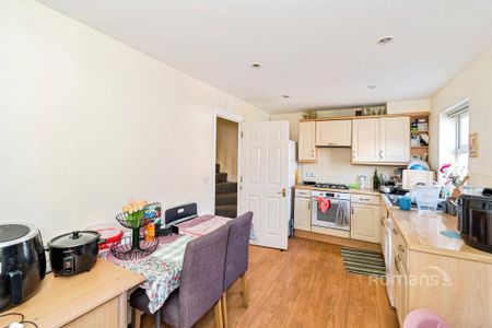 4 bedroom terraced house to rent - Photo 2