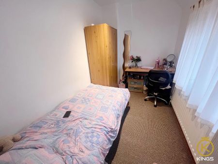 3 bedroom semi-detached house to rent - Photo 3